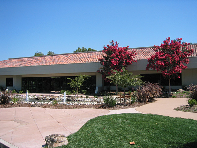 800 Middlefield Road image 2